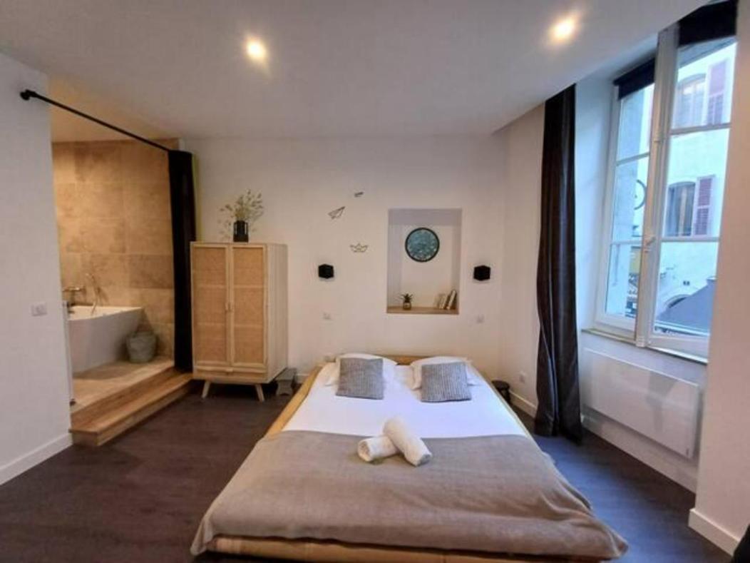 Le Sainte Claire - Majord'Home Annecy Centre Exteriör bild